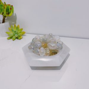Clear Quartz Aura 2-3cm Tumbled Stones